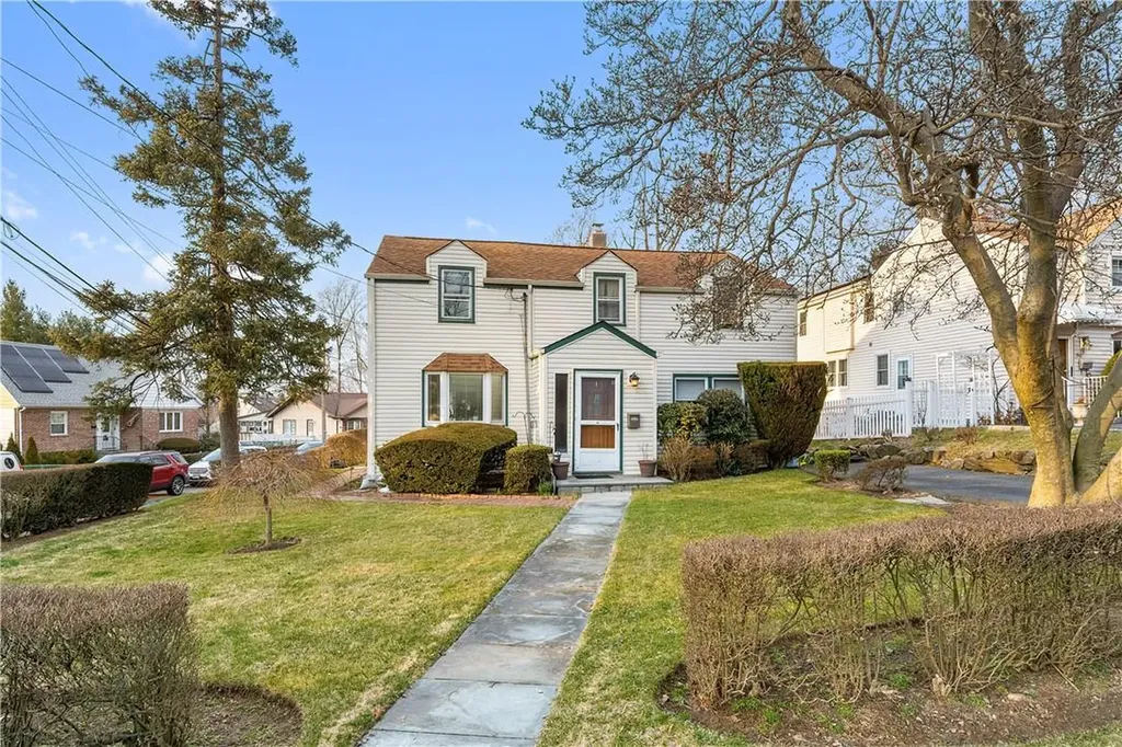 25 Kingsley Drive Yonkers NY 10710