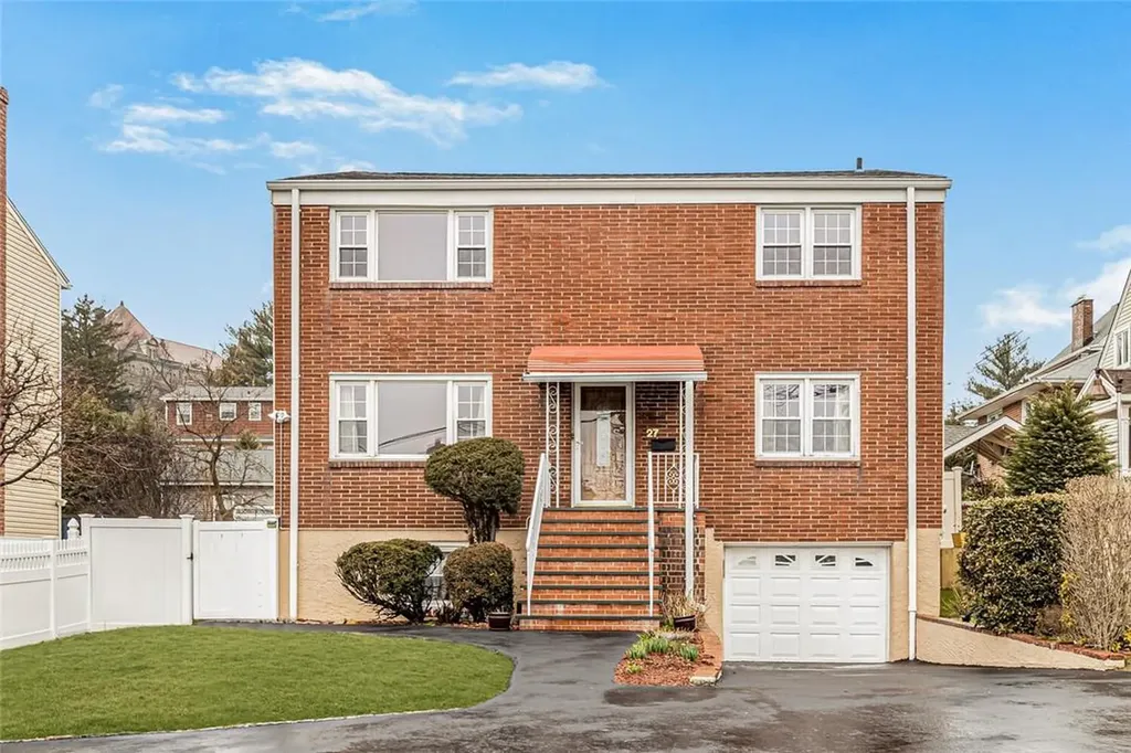 27 University Avenue Yonkers NY 10704