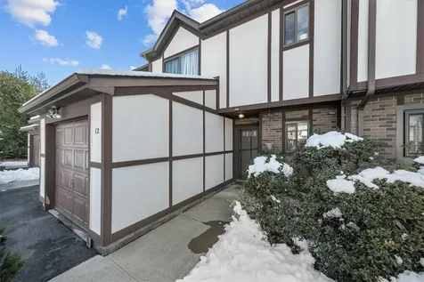 12 Amber Court Poughkeepsie NY 12603