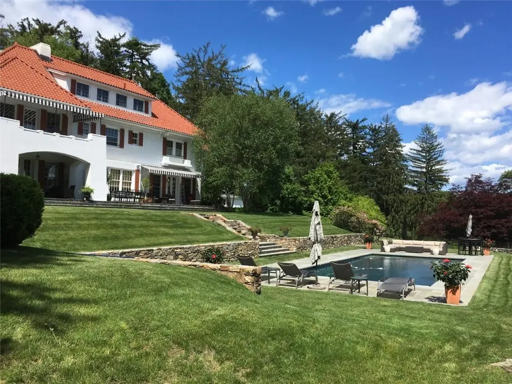 11 Courtmel Road Mount Kisco NY 10549