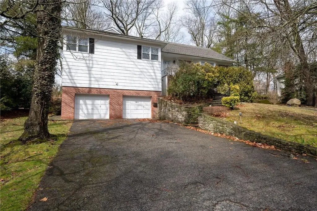 121 Fox Meadow Road Scarsdale NY 10583