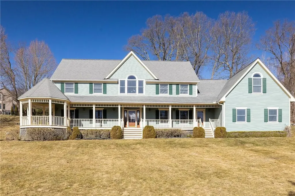 33 Watergate Drive Amawalk NY 10501