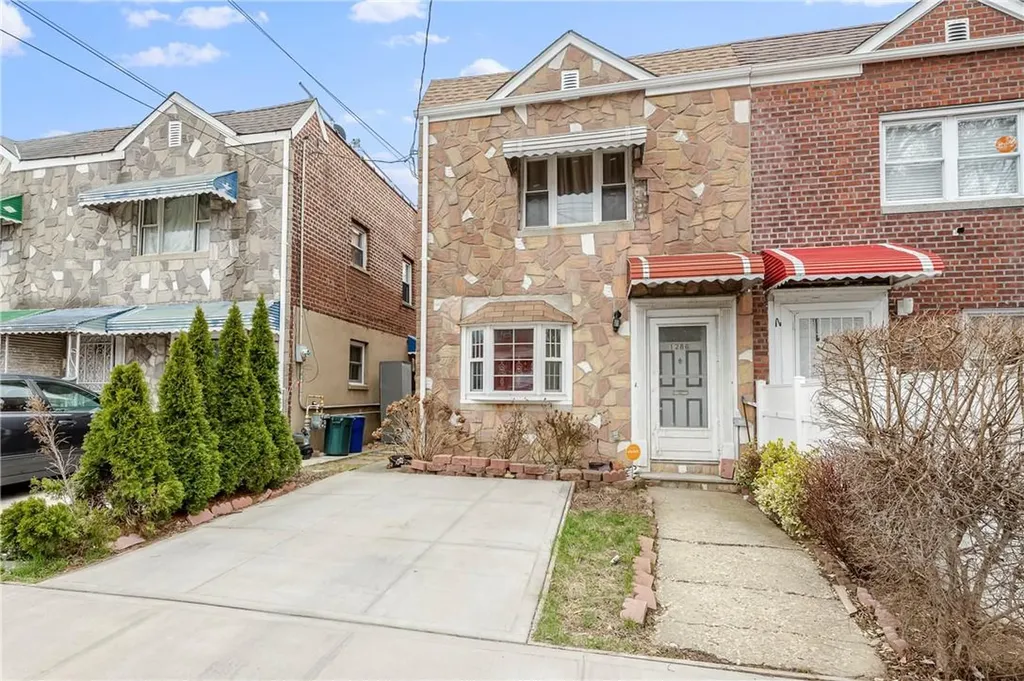 1286 Givan Avenue Bronx NY 10469