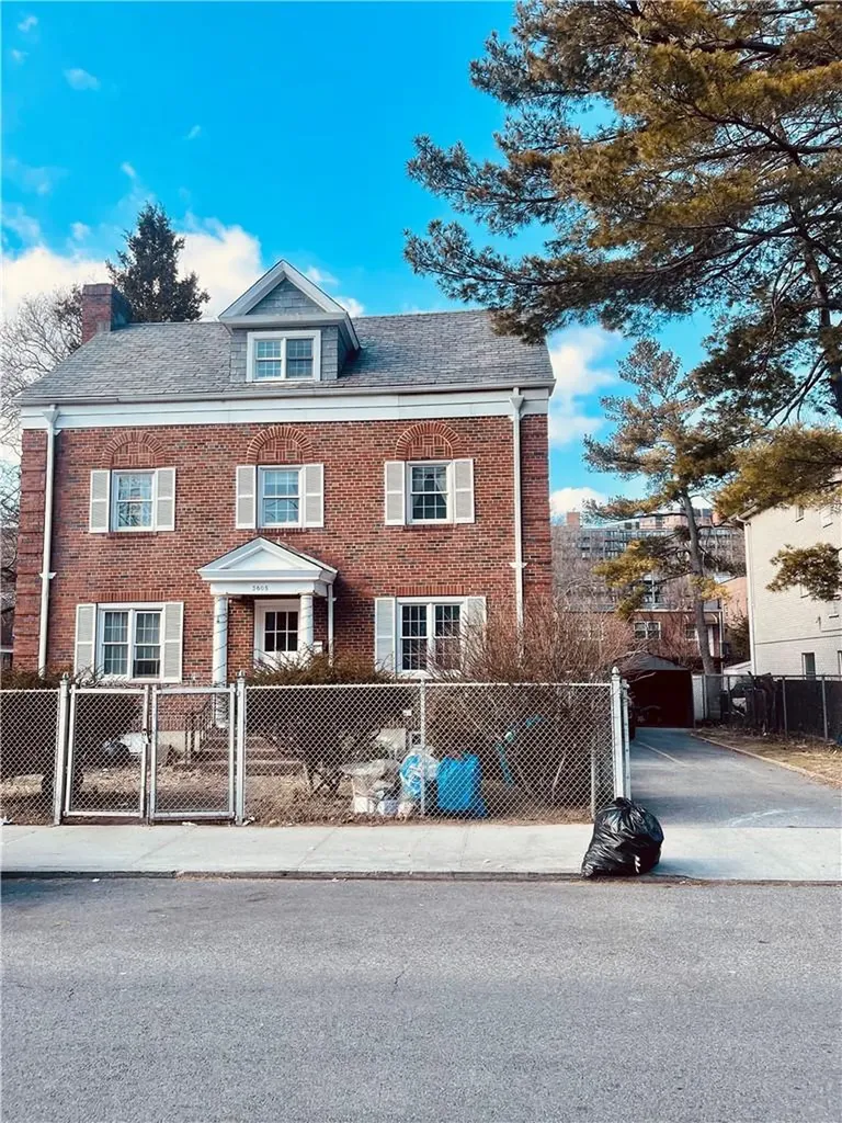 3605 Corlear Avenue Bronx NY 10463