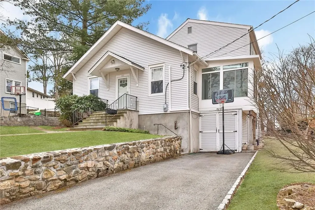 365 Pythian Avenue Hawthorne NY 10532