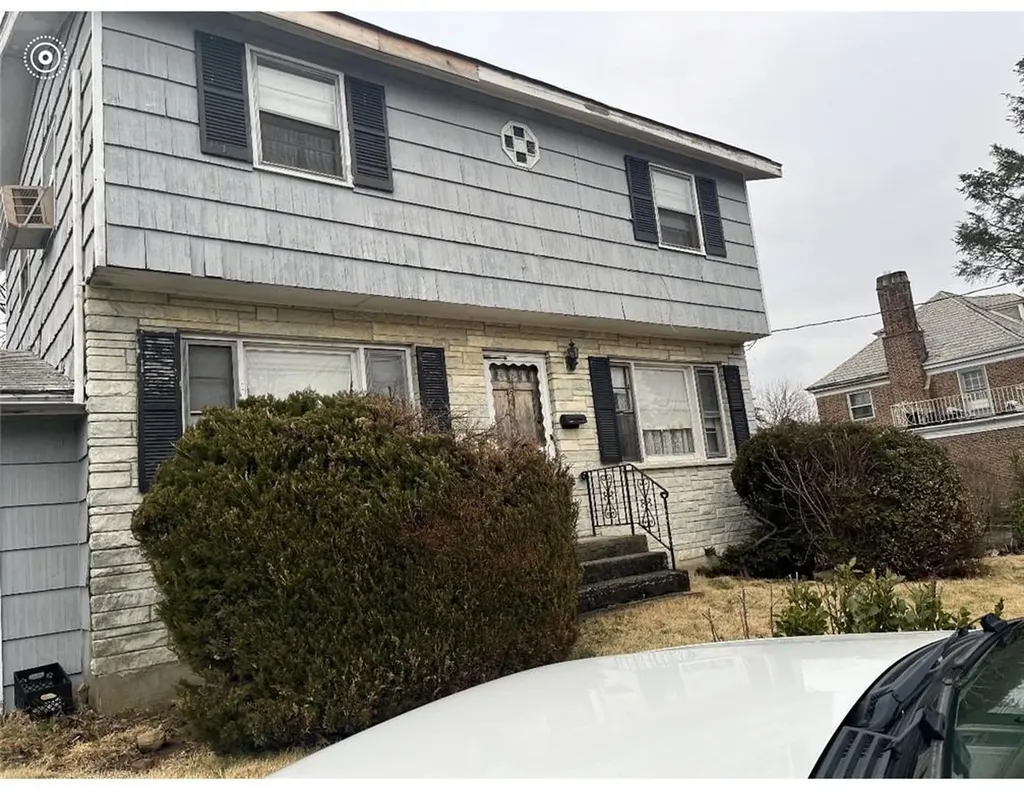 93 Colonial Place New Rochelle NY 10801