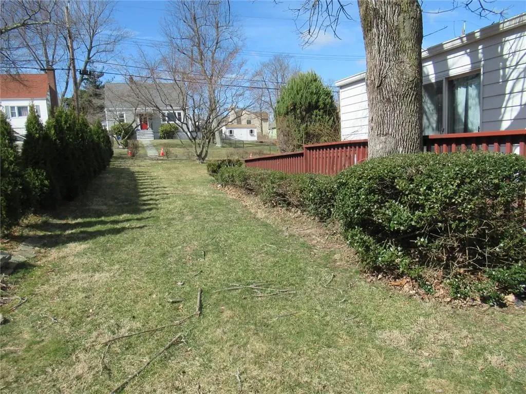 12 Downing Drive E White Plains NY 10607