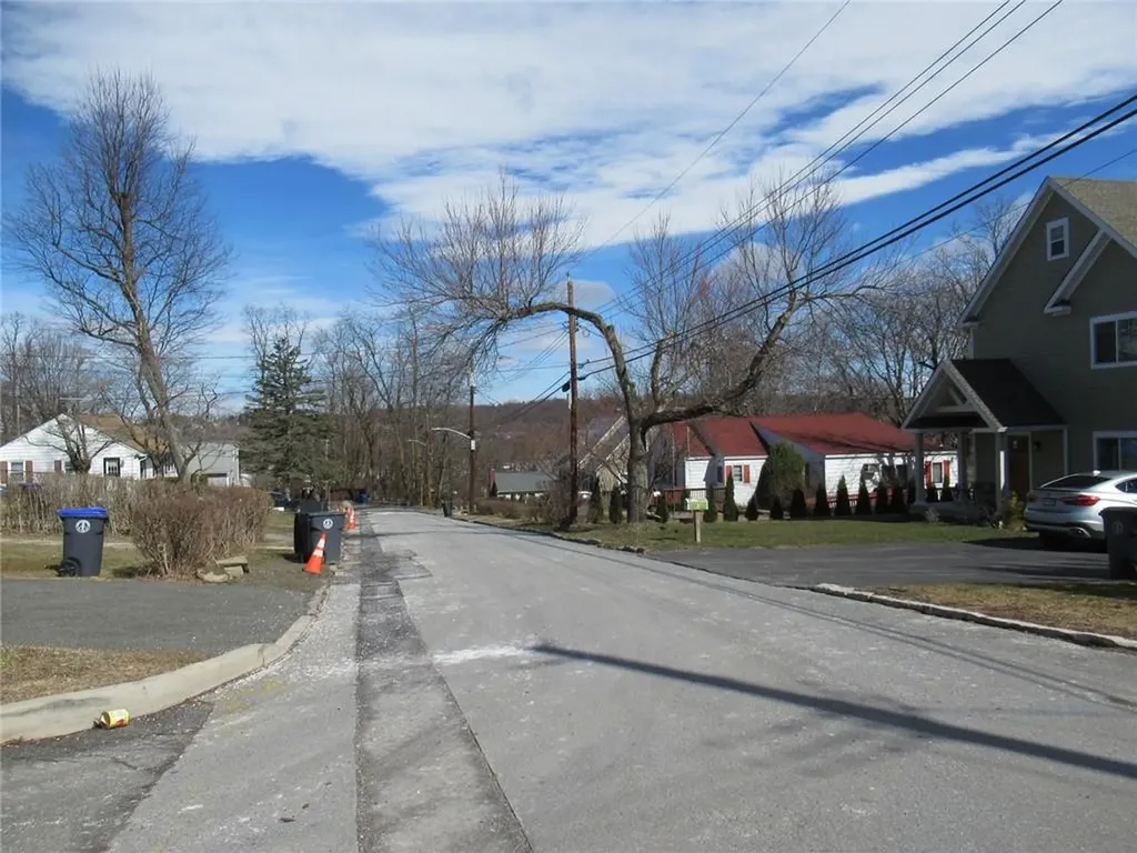 12 Downing Drive E White Plains NY 10607