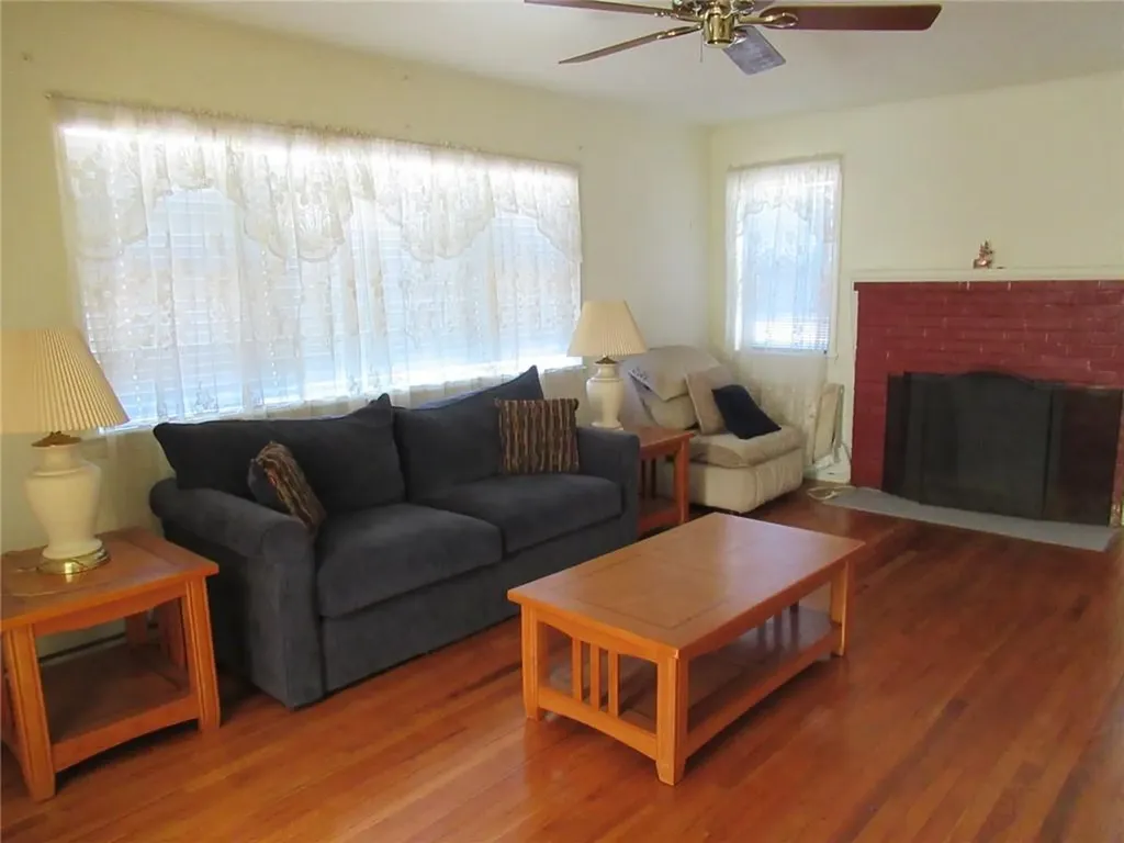 12 Downing Drive E White Plains NY 10607