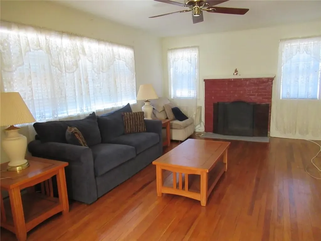 12 Downing Drive E White Plains NY 10607