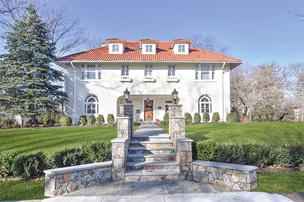 207 Corona Avenue Pelham NY 10803