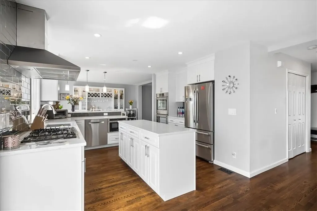 49 Greenvale Circle White Plains NY 10607