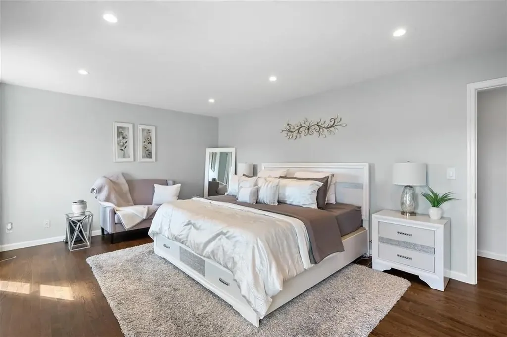 49 Greenvale Circle White Plains NY 10607