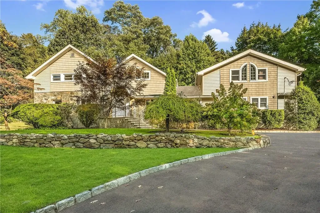 409 Pinebrook Boulevard New Rochelle NY 10804