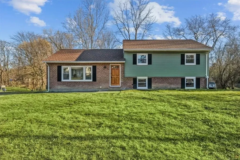 8 Hudson Drive New Windsor NY 12553