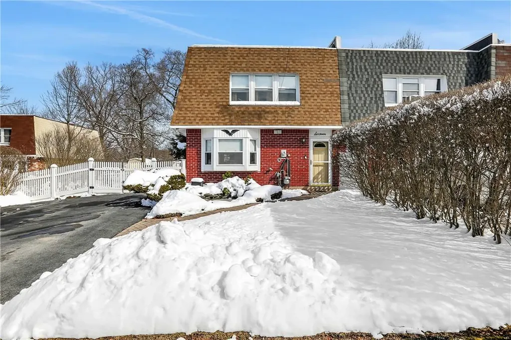 16 Whitman Court Middletown NY 10941