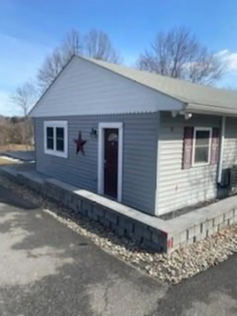 11 Ose Road Highland NY 12528