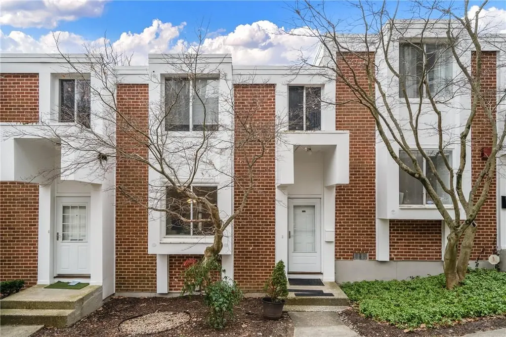 1303 Fox Glen Drive Hartsdale NY 10530