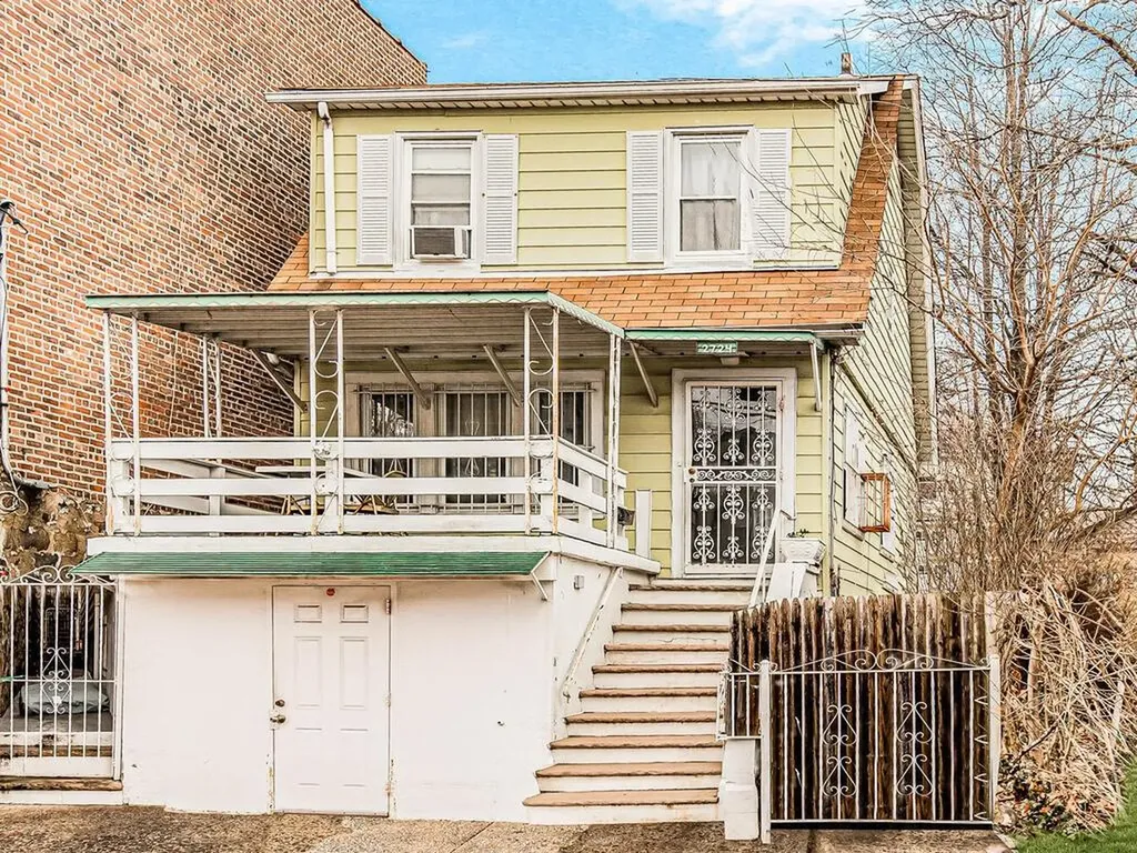2724 Morgan Avenue Bronx NY 10469