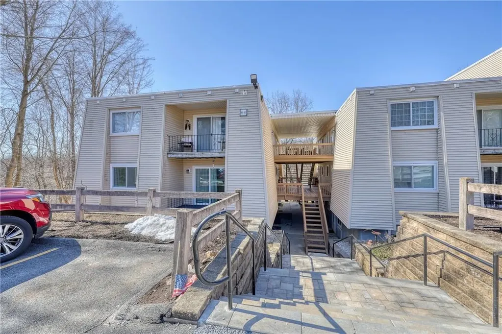 601 Fox Run Lane Carmel NY 10512