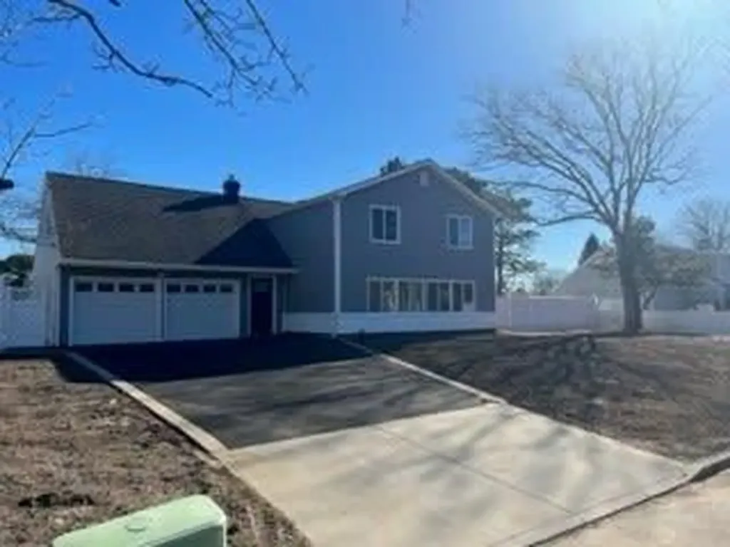 21 Pine Gate East Patchogue NY 11772