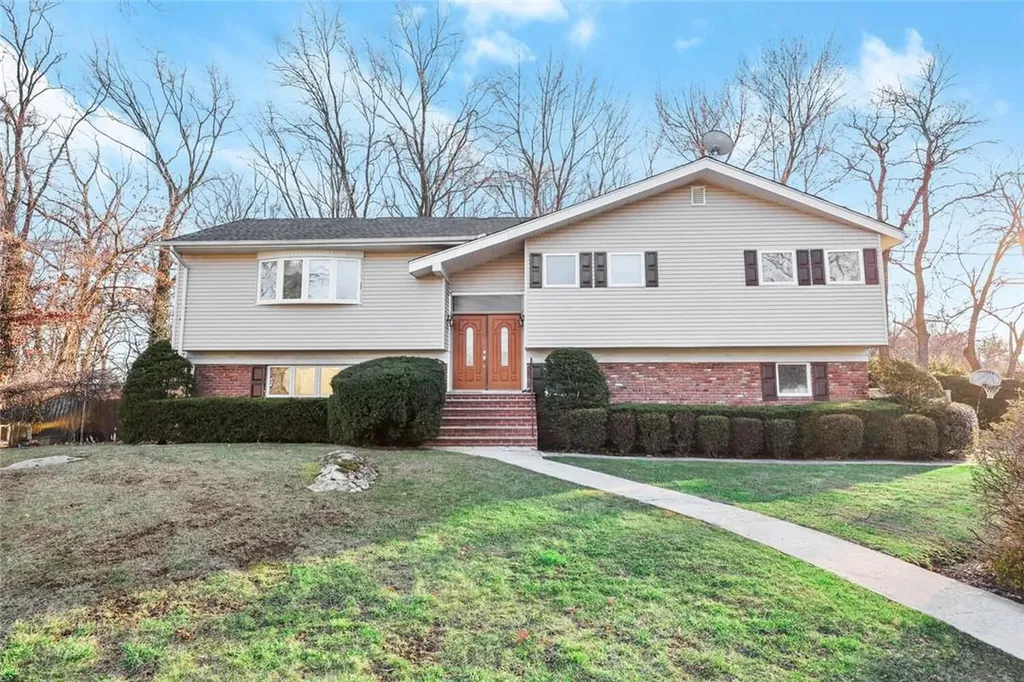 95 Ralph Road New Rochelle NY 10804