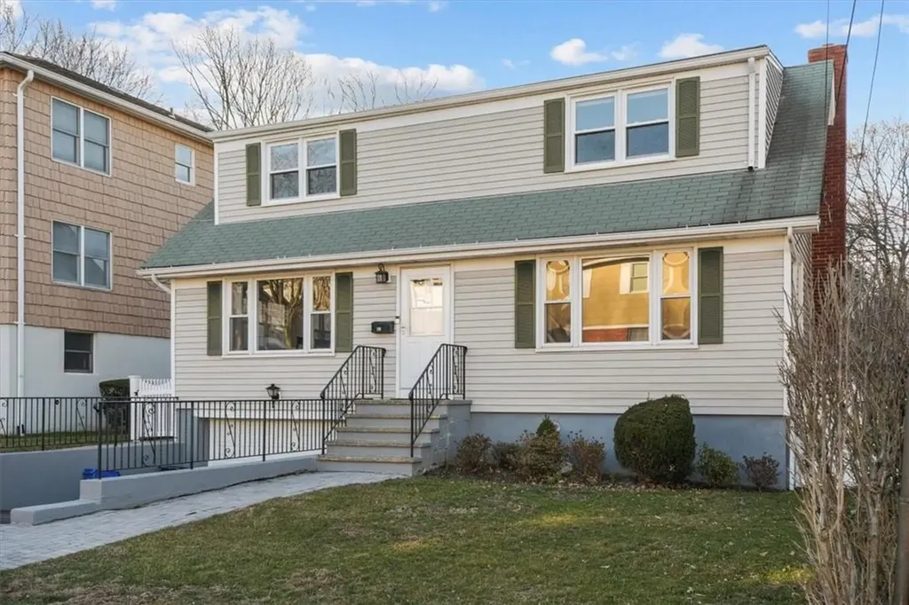 92 Adelphi Avenue Harrison NY 10528