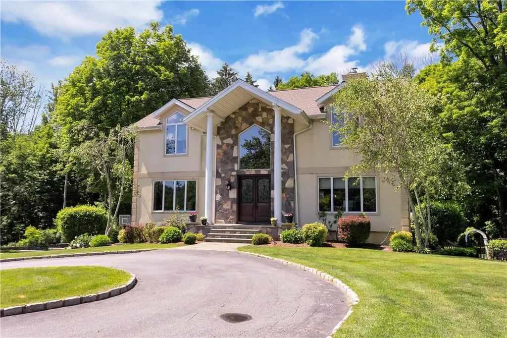 4 Deer Park Drive Amawalk NY 10501
