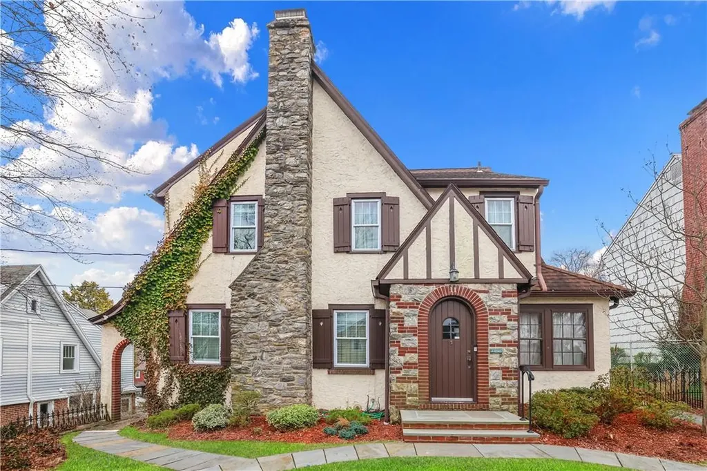 11 Parkview Court White Plains NY 10603