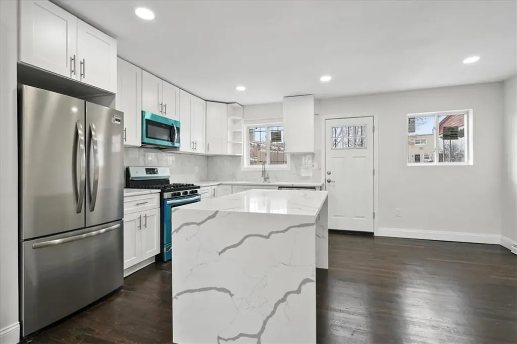 1120 E 221st Street Bronx NY 10469