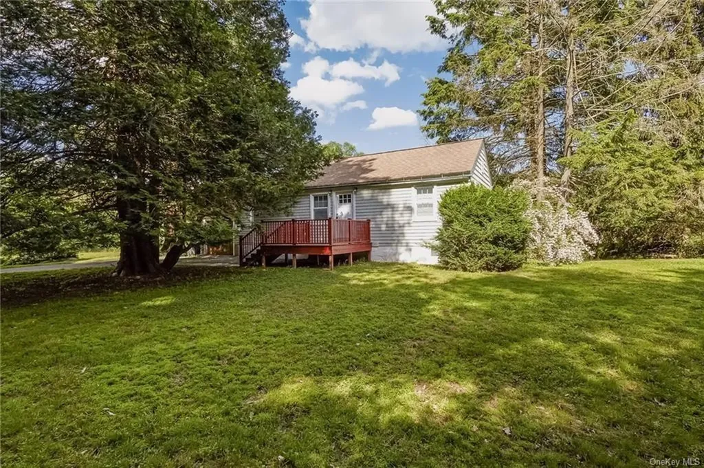 380 Whippoorwill Road Chappaqua NY 10514
