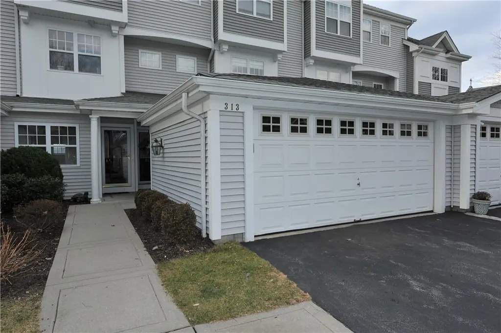 313 Waterside Close Peekskill NY 10566