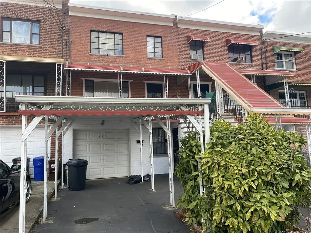 950 E 220th Street Bronx NY 10469
