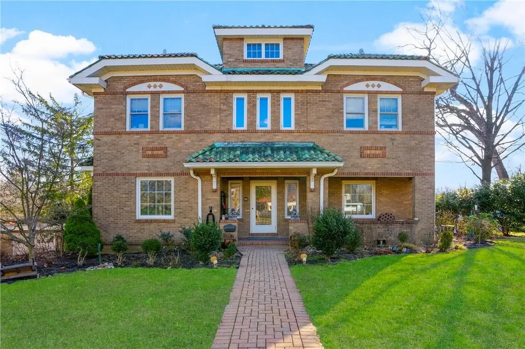 48 Benedict Place Pelham NY 10803