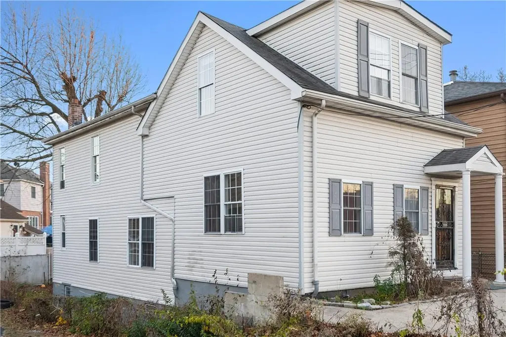 3264 Middletown Road Bronx NY 10465