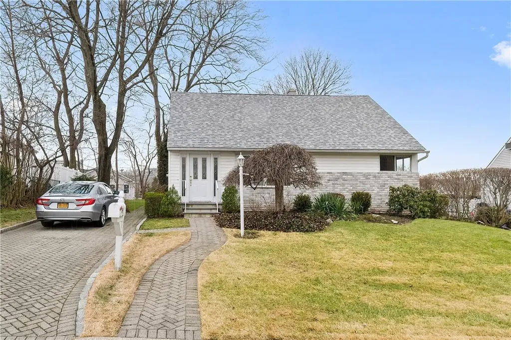 69 Heathcote Road Yonkers NY 10710
