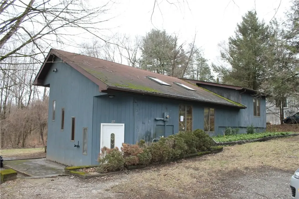 27 Davis Road Wingdale NY 12594
