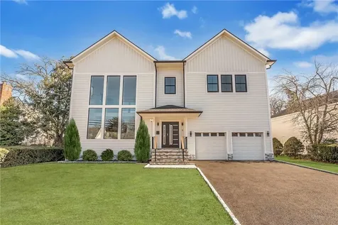 806 Wolfs Lane Pelham NY 10803