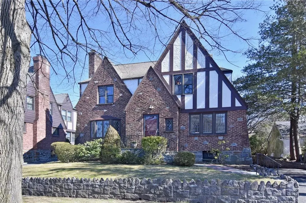 242 Devoe Avenue Yonkers NY 10705