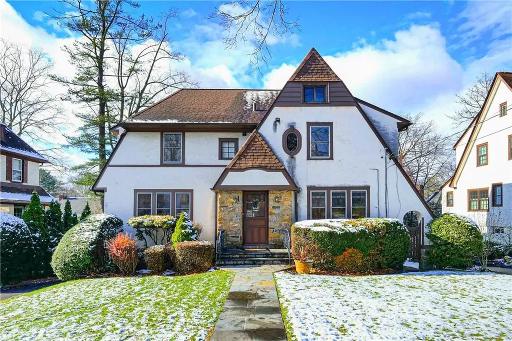 23 Dobbs Terrace Scarsdale NY 10583