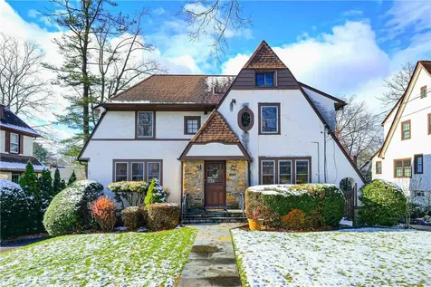 23 Dobbs Terrace Scarsdale NY 10583