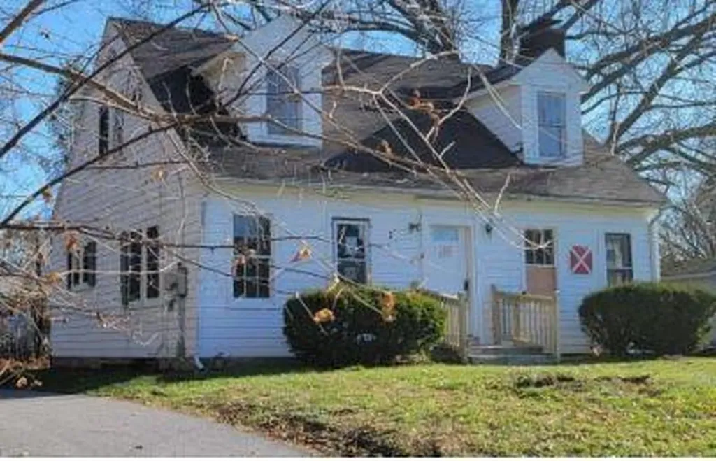 25 Woodcliff Avenue Poughkeepsie NY 12603