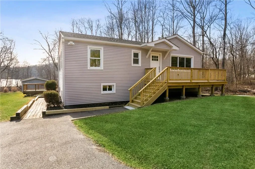 7 Lower Lake Road Mahopac NY 10541