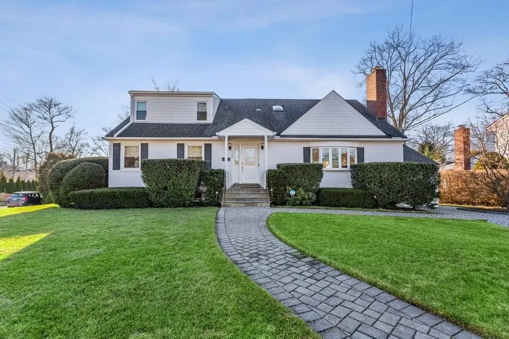 118 New Wilmot Road Scarsdale NY 10583