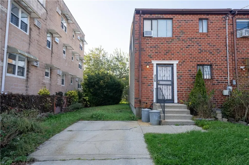 536 Warwick Street Brooklyn NY 11207
