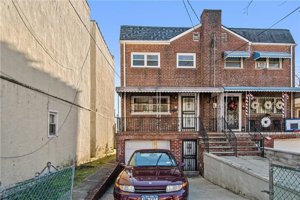 1038a E 214th Street Bronx NY 10469