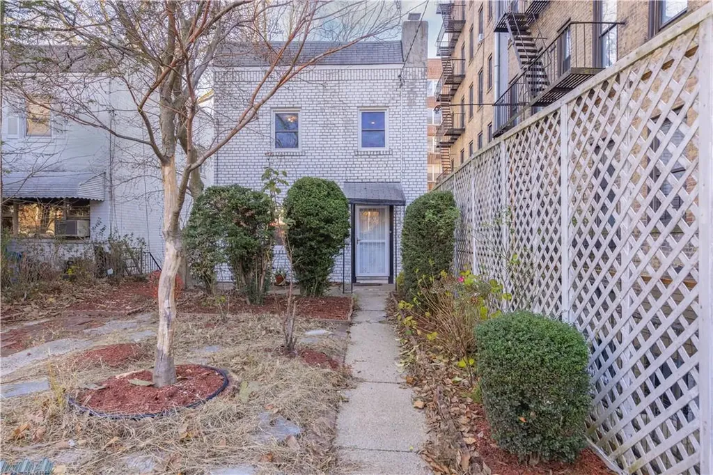 5916 Post Road Bronx NY 10471
