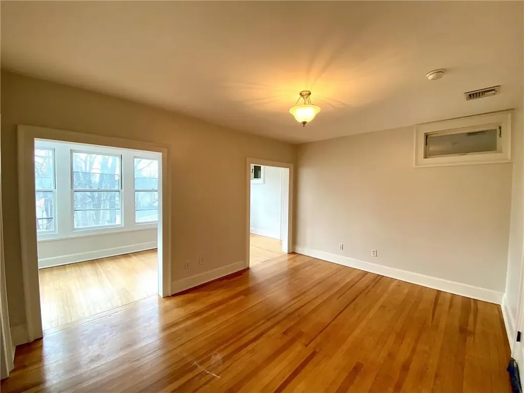 14 Oakland Avenue Warwick NY 10990