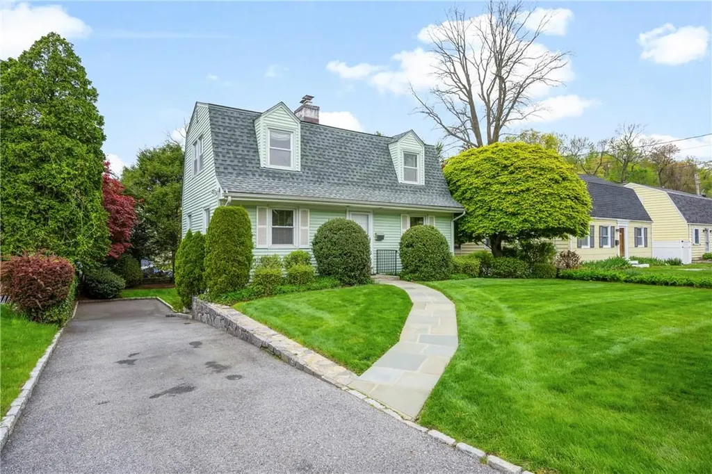 25 Miller Terrace White Plains NY 10607