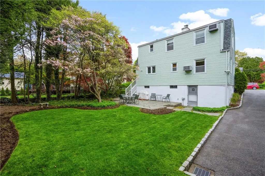 25 Miller Terrace White Plains NY 10607